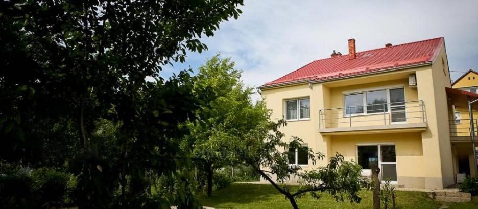 Stardust Apartman Pécs Buitenkant foto