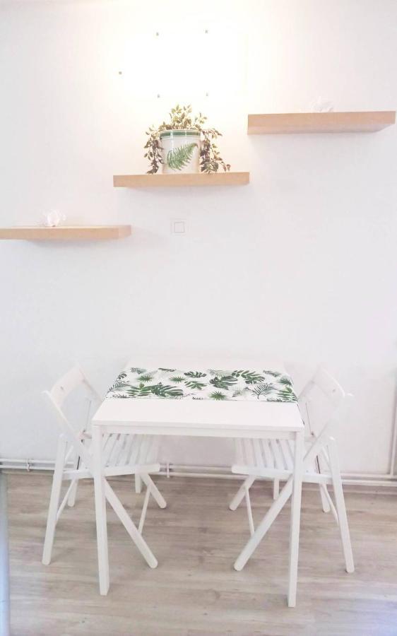 Stardust Apartman Pécs Buitenkant foto