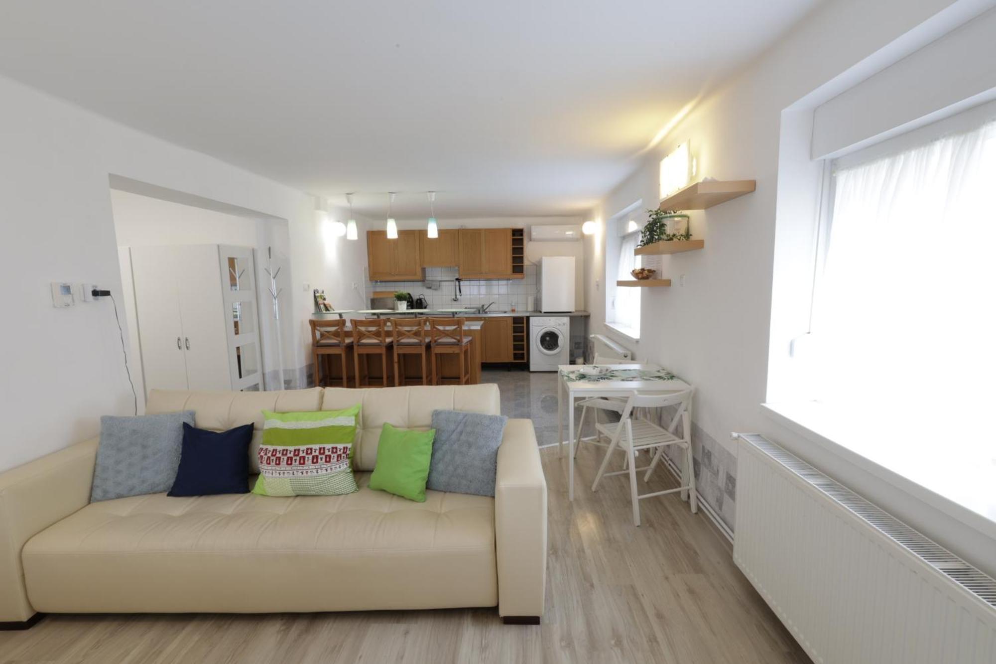Stardust Apartman Pécs Buitenkant foto