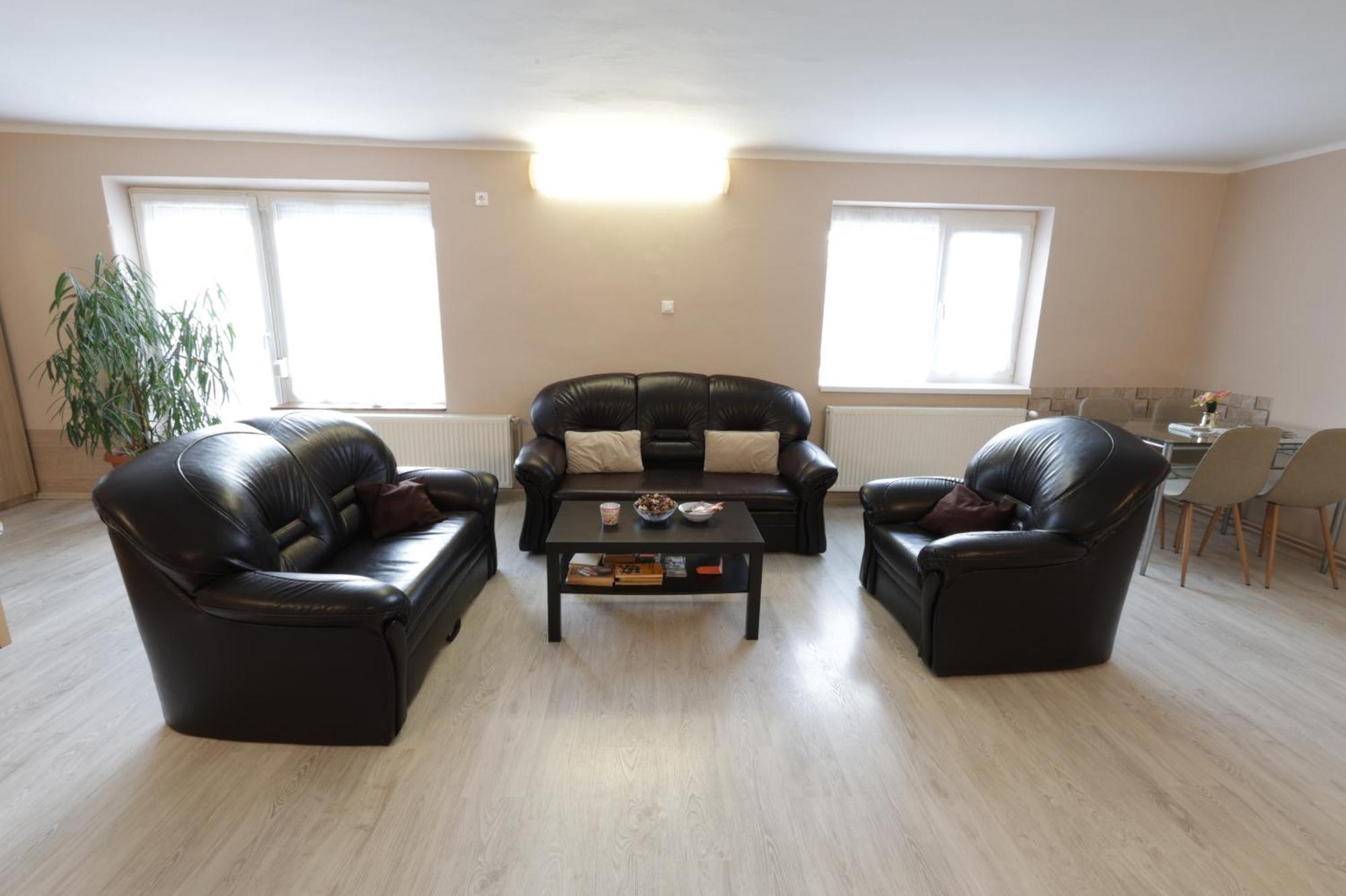 Stardust Apartman Pécs Buitenkant foto