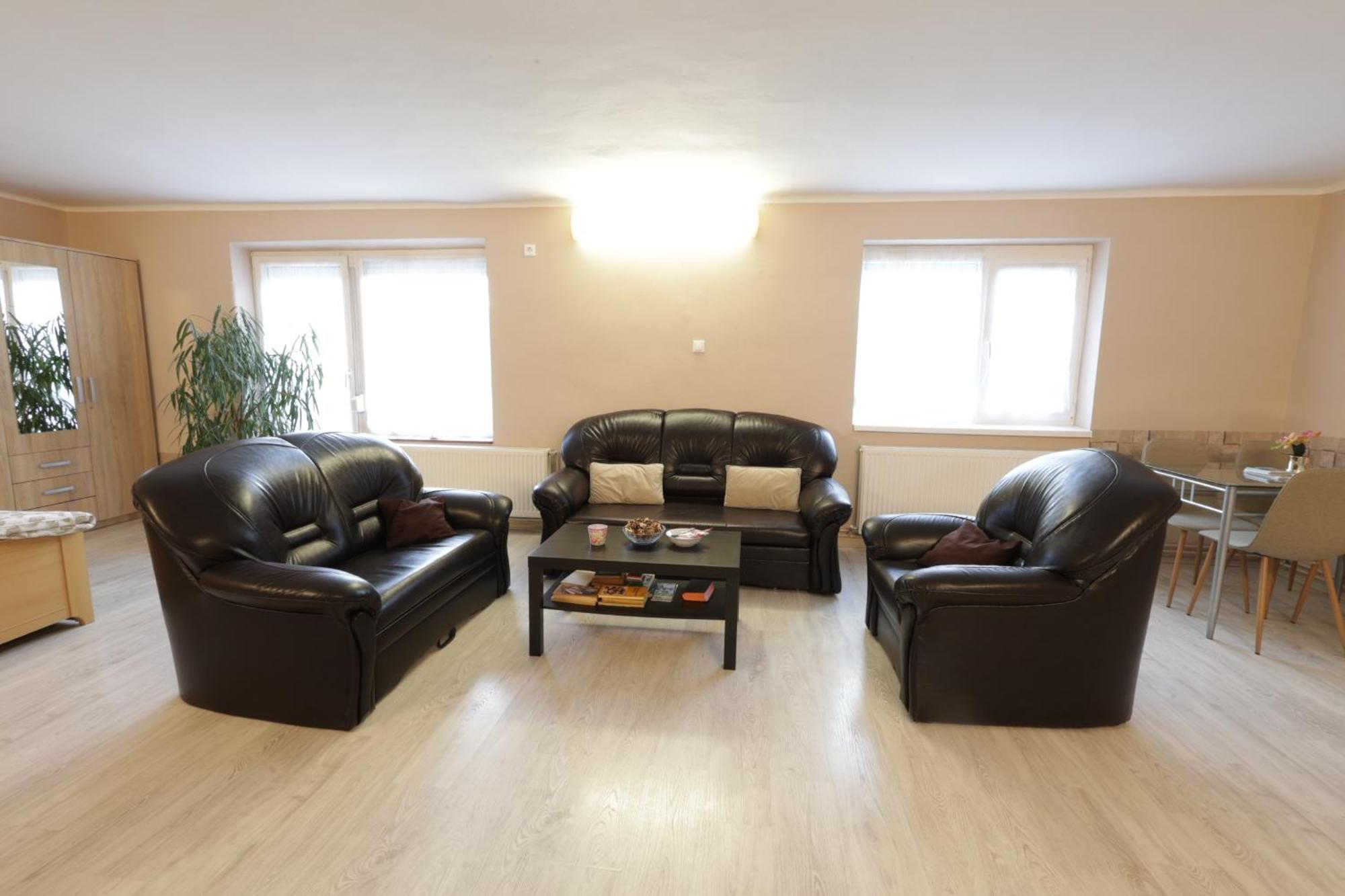 Stardust Apartman Pécs Buitenkant foto