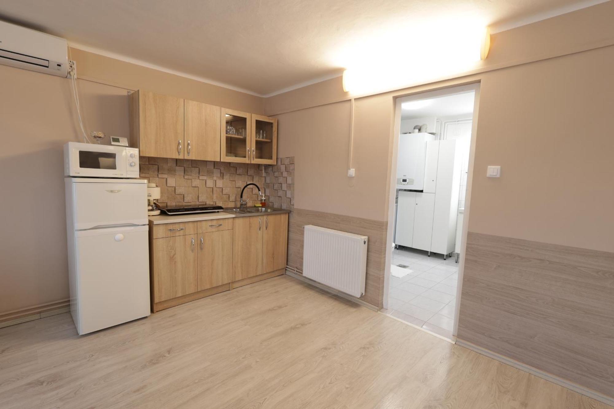 Stardust Apartman Pécs Buitenkant foto