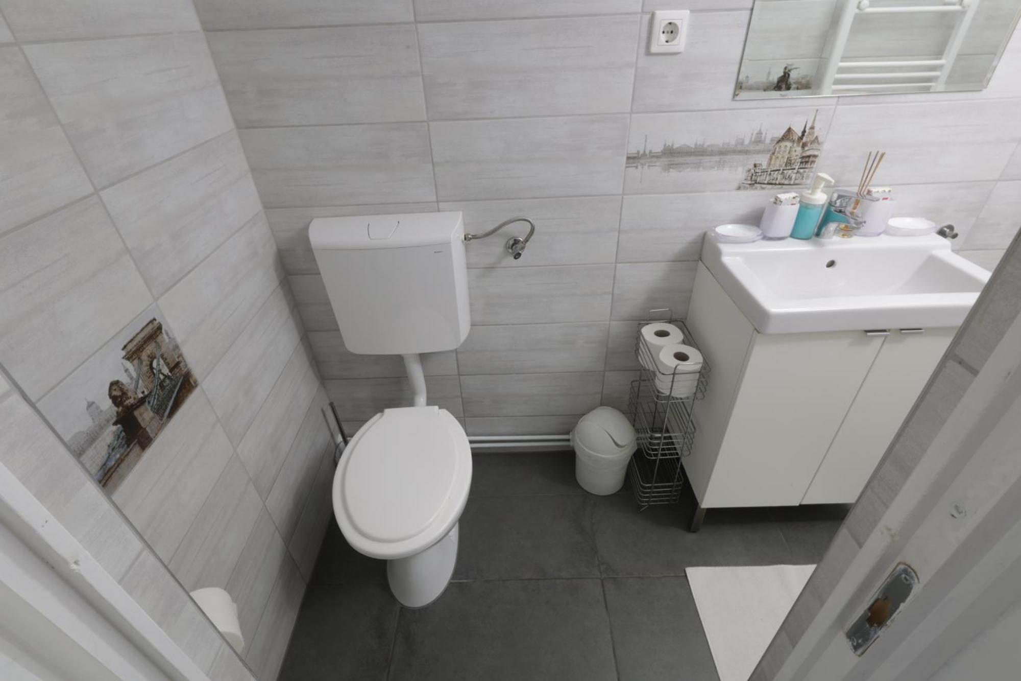 Stardust Apartman Pécs Buitenkant foto